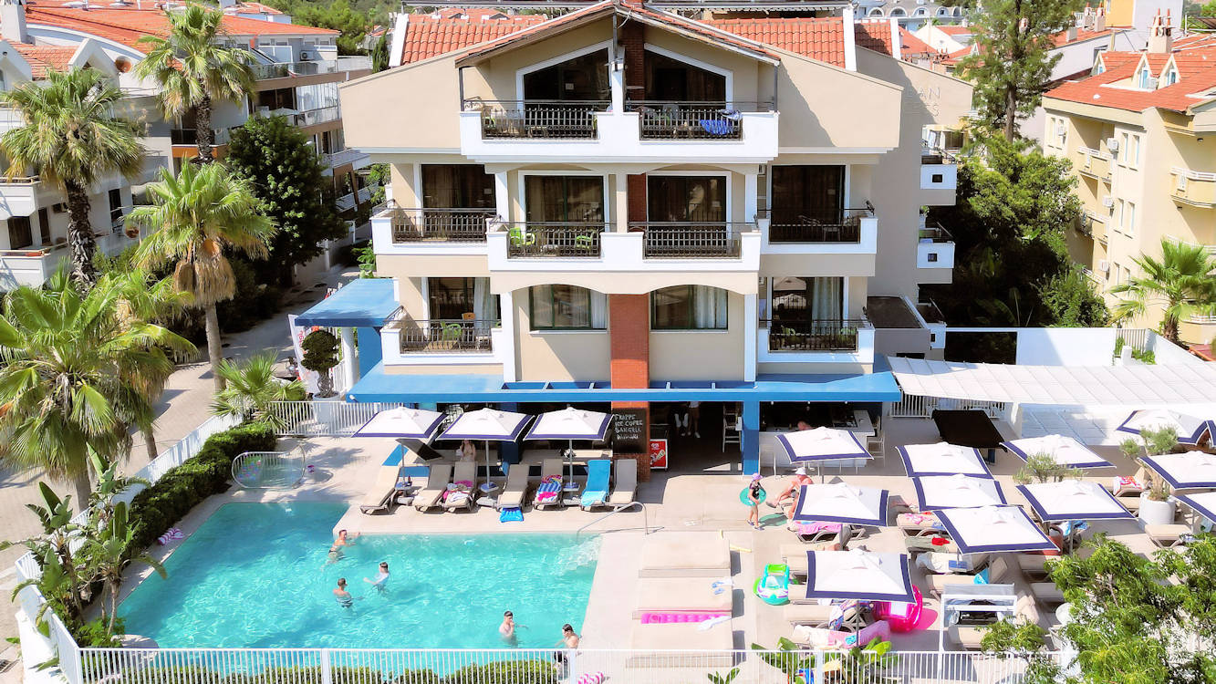 Aegean Princess Apartments Swimming Pool & Garden